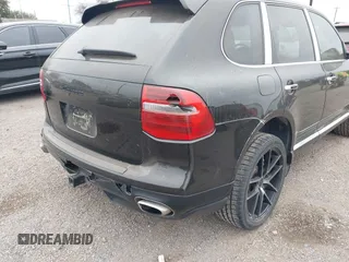 2010 Porsche Cayenne z VIN WP1AA2AP3ALA01666, wystawiony jako IAAI lot #41621362 z przebiegiem 180 966 mil mil oraz . Historia ofert i sprzedaży dostępna na DreamBid. Obrazek 17.