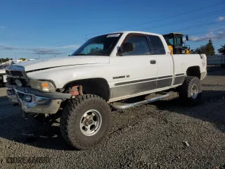 1998 Dodge Ram 1500 with VIN 3B7HF13Y5WG178306, listed as a Copart auction lot 72273924 with 275,313 mi miles and Salvage Title. Bid and sale history available at carsss.com. Image 1.