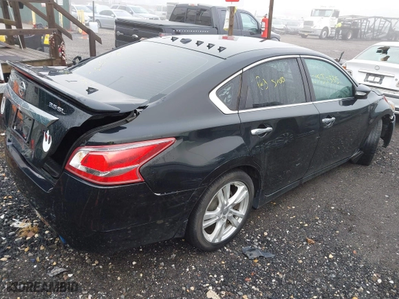 2013 Nissan Altima 3.5 SL with VIN 1N4BL3AP7DC137086, listed as a IAAI auction lot 41737354 with 140,208 mi miles. Bid and sale history available at carsss.com. Image 4.