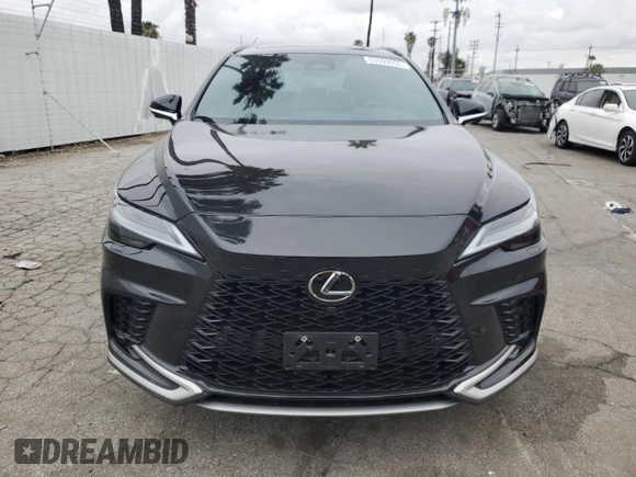 2024 Lexus RX 350 z VIN 2T2BAMCA1RC040460, wystawiony jako Copart lot #53509055 z przebiegiem 17 958 mil mil oraz Szkoda całkowita • Salvage title. Historia ofert i sprzedaży dostępna na DreamBid. Obrazek 5.