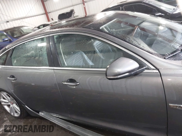 2016 Jaguar XJ Portfolio with VIN SAJWJ2GD7G8W02919, listed as a IAAI auction lot 41490211 with 170,768 mi miles and . Bid and sale history available at DreamBid. Image 12.