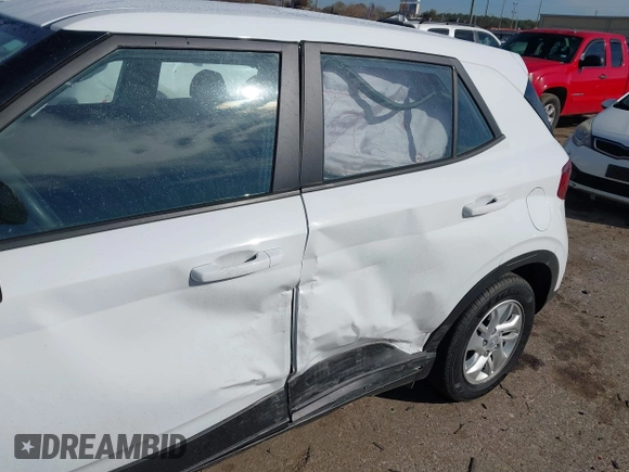 2022 Hyundai Venue SE with VIN KMHRB8A30NU134852, listed as a IAAI auction lot 41346732 with 45,086 mi miles and . Bid and sale history available at DreamBid. Image 6.