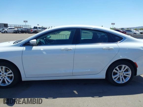 2015 Chrysler 200 Limited z VIN 1C3CCCAB7FN752316, wystawiony jako IAAI lot #42105851 z przebiegiem 126 185 mil mil oraz . Historia ofert i sprzedaży dostępna na DreamBid. Obrazek 14.