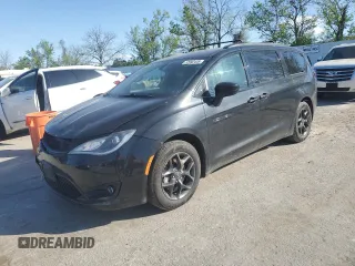 2019 Chrysler Pacifica Touring L with VIN 2C4RC1BG5KR548521, listed as a Copart auction lot 52992445 with 136,071 mi miles and Salvage title. Bid and sale history available at DreamBid. Image 1.
