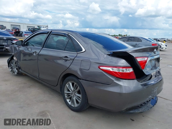 2015 Toyota Camry XLE z VIN 4T1BF1FK8FU114881, wystawiony jako IAAI lot #42231368 z przebiegiem Nie podano mil oraz . Historia ofert i sprzedaży dostępna na DreamBid. Obrazek 3.