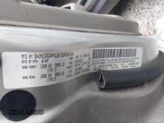 2007 Jeep Commander Sport z VIN 1J8HG48P47C672667, wystawiony jako IAAI lot #40423450 z przebiegiem 230 823 mil mil oraz . Historia ofert i sprzedaży dostępna na DreamBid. Obrazek 9.