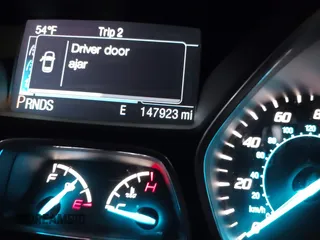 2013 Ford Escape Titanium с VIN 1FMCU9J96DUD54201, выставлен на аукционе IAAI как лот 42075287 с пробегом 147 923 миль миль и . История ставок и продаж доступна на DreamBid. Изображение 16.