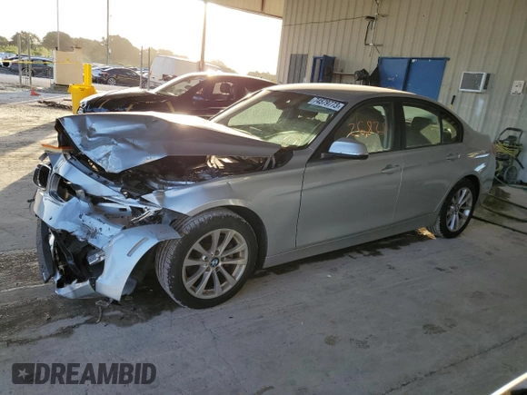 2018 BMW 3 Series 320i z VIN WBA8A9C53JAH13580, wystawiony jako Copart lot #74579773 z przebiegiem 26 828 mil mil oraz Nie do naprawy • Non repairable. Historia ofert i sprzedaży dostępna na DreamBid. Obrazek 1.