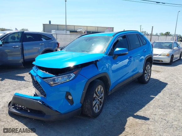 2021 Toyota RAV4 XLE Premium with VIN 2T3C1RFV2MW157922, listed as a IAAI auction lot 41775937 with 62,826 mi miles. Bid and sale history available at carsss.com. Image 17.