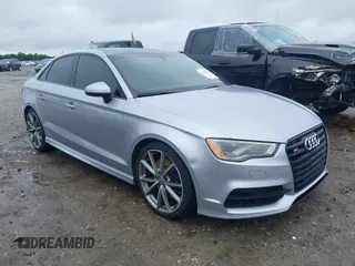 2016 Audi S3 Premium Plus z VIN WAUB1GFF7G1035839, wystawiony jako IAAI lot #42240779 z przebiegiem 124 581 mil mil oraz . Historia ofert i sprzedaży dostępna na DreamBid. Obrazek 1.