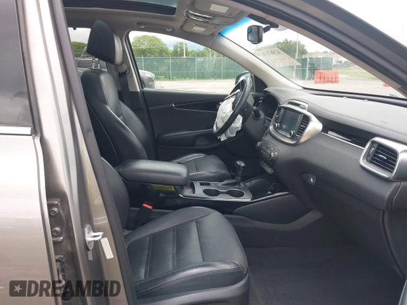 2017 Kia Sorento SXL z VIN 5XYPK4A59HG253995, wystawiony jako IAAI lot #42367134 z przebiegiem 118 084 mil mil oraz . Historia ofert i sprzedaży dostępna na DreamBid. Obrazek 5.