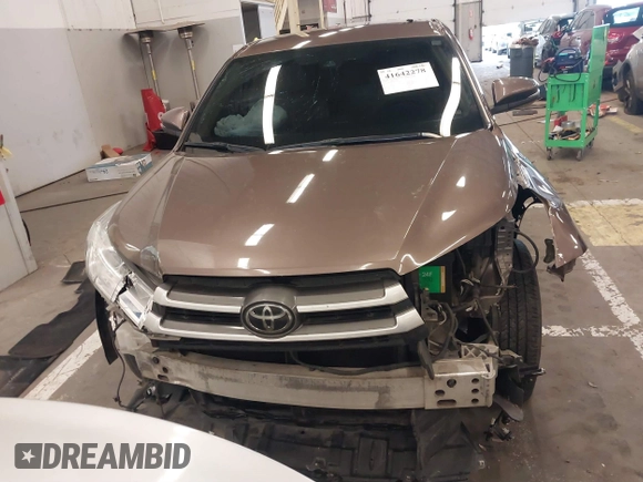2018 Toyota Highlander LE with VIN 5TDBZRFH7JS492041, listed as a IAAI auction lot 41642278 with 90,019 mi miles and . Bid and sale history available at DreamBid. Image 13.