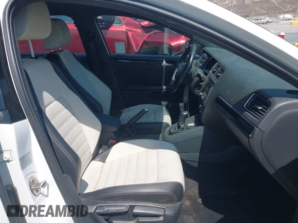 2015 Volkswagen Jetta SE с VIN 3VWD17AJ2FM406556, выставлен на аукционе IAAI как лот 42676945 с пробегом 153 903 миль миль и . История ставок и продаж доступна на DreamBid. Изображение 5.