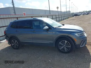 2024 Volkswagen Tiguan Wolfsburg Edition z VIN 3VV6B7AX8RM224282, wystawiony jako IAAI lot #42571544 z przebiegiem 16 516 mil mil oraz . Historia ofert i sprzedaży dostępna na DreamBid. Obrazek 14.