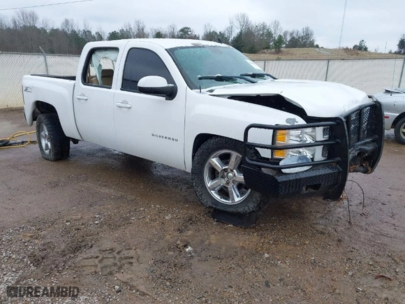 2013 Chevrolet Silverado 1500 LTZ with VIN 3GCPKTE71DG313429, listed as a IAAI auction lot 41606660 with 1 mi miles. Bid and sale history available at carsss.com. Image 1.