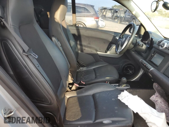 2013 Smart fortwo Passion с VIN WMEEK3BA9DK610482, выставлен на аукционе Copart как лот 74207324 с пробегом Не указан миль и На запчасти • Non repairable. История ставок и продаж доступна на DreamBid. Изображение 10.