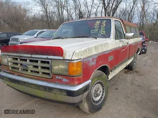 1988 Ford 1/2 Ton Trucks with VIN 1FTDF15N1JNA27920, listed as a IAAI auction lot 41915422 with 22,805 mi miles. Bid and sale history available at carsss.com. Image 2.