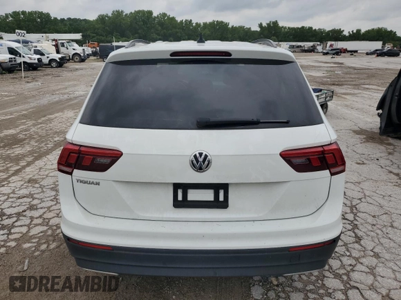 2020 Volkswagen Tiguan S with VIN 3VV1B7AXXLM100189, listed as a Copart auction lot 58539845 with 39,153 mi miles and Salvage title. Bid and sale history available at DreamBid. Image 6.