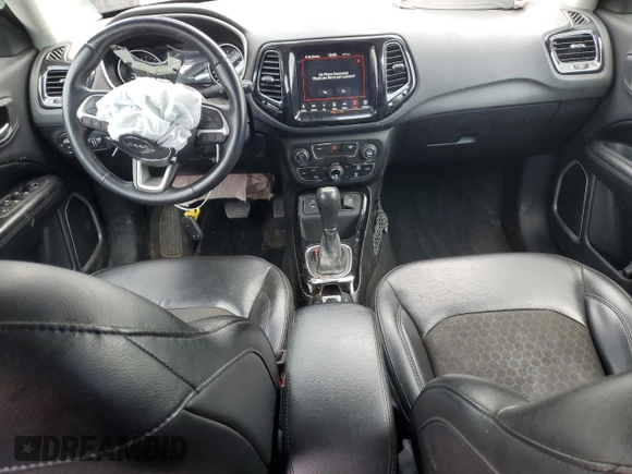 2018 Jeep Compass Altitude z VIN 3C4NJCBB5JT327078, wystawiony jako Copart lot #56466005 z przebiegiem 73 768 mil mil oraz Szkoda całkowita • Salvage title. Historia ofert i sprzedaży dostępna na DreamBid. Obrazek 8.