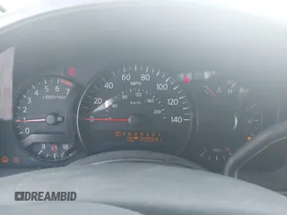 2005 Nissan Titan SE z VIN 1N6BA07A35N554676, wystawiony jako IAAI lot #42593107 z przebiegiem 200 541 mil mil oraz . Historia ofert i sprzedaży dostępna na DreamBid. Obrazek 7.