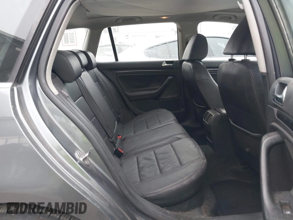 2010 Volkswagen Jetta с VIN 3VWTZ8AJ1AM641503, выставлен на аукционе IAAI как лот 42466090 с пробегом 83 804 миль миль и . История ставок и продаж доступна на DreamBid. Изображение 8.