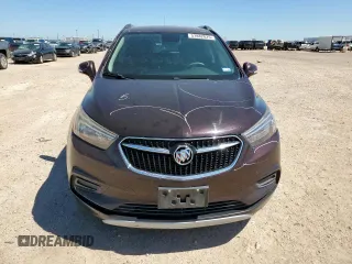 2017 Buick Encore Preferred z VIN KL4CJASB9HB189403, wystawiony jako Copart lot #57882825 z przebiegiem 93 667 mil mil oraz Szkoda całkowita • Salvage title. Historia ofert i sprzedaży dostępna na DreamBid. Obrazek 5.