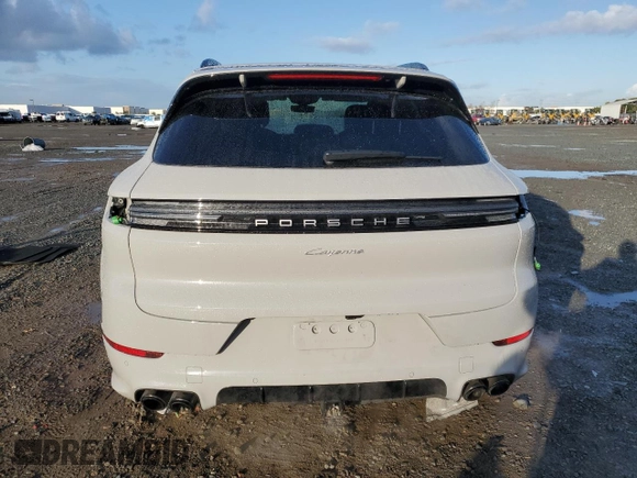 2024 Porsche Cayenne z VIN WP1AA2AY7RDA03399, wystawiony jako Copart lot #42403415 z przebiegiem 24 319 mil mil oraz Szkoda całkowita • Salvage title. Historia ofert i sprzedaży dostępna na DreamBid. Obrazek 6.