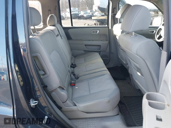 2011 Honda Pilot LX with VIN 5FNYF4H28BB089206, listed as a IAAI auction lot 41852945 with 62,116 mi miles. Bid and sale history available at carsss.com. Image 8.
