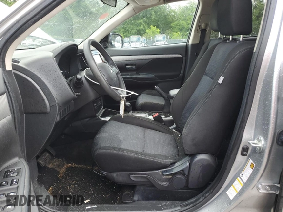 2018 Mitsubishi Outlander ES z VIN JA4AD2A32JJ005977, wystawiony jako Copart lot #56207915 z przebiegiem 181 686 mil mil oraz Szkody całkowita. Historia ofert i sprzedaży dostępna na DreamBid. Obrazek 7.