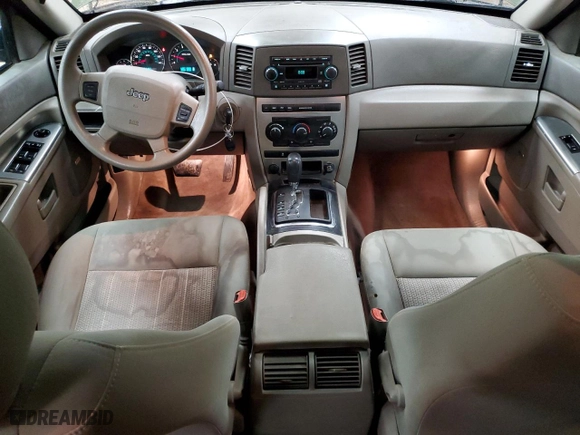 2007 Jeep Grand Cherokee Laredo with VIN 1J8GR48K77C631153, listed as a Copart auction lot 49797075 with 192,138 mi miles and Clean Title. Bid and sale history available at carsss.com. Image 8.