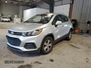 2020 Chevrolet Trax LS z VIN 3GNCJNSB3LL118824, wystawiony jako Copart lot #62999745 z przebiegiem 114 468 mil mil oraz Szkoda całkowita • Salvage title. Historia ofert i sprzedaży dostępna na DreamBid. Obrazek 1.