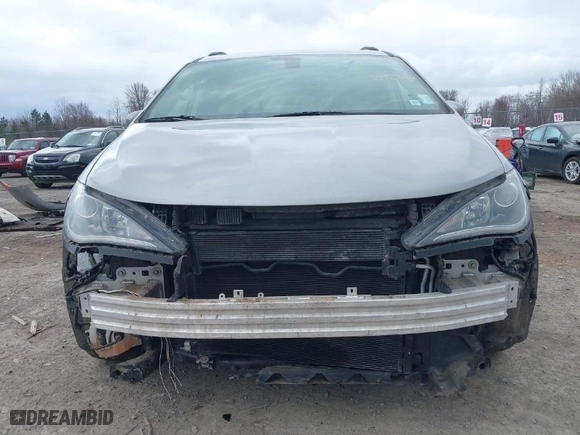 2017 Chrysler Pacifica Touring-L with VIN 2C4RC1BG9HR745085, listed as a IAAI auction lot 41864770 with NaN miles. Bid and sale history available at carsss.com. Image 6.