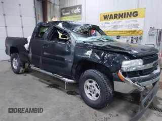 2002 Chevrolet Silverado 1500 LS with VIN 2GCEK19T321291409, listed as a IAAI auction lot 41391207 with 234,690 mi miles. Bid and sale history available at carsss.com. Image 1.