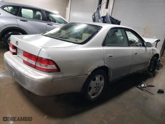 2001 Lexus ES 300 with VIN JT8BF28G410310429, listed as a Copart auction lot 87201564 with 0 mi miles and Non Repairable. Bid and sale history available at carsss.com. Image 3.