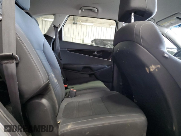 2017 Kia Sorento LX z VIN 5XYPG4A33HG218448, wystawiony jako Copart lot #54915605 z przebiegiem 102 932 mil mil oraz Czysty tytuł • Clean title. Historia ofert i sprzedaży dostępna na DreamBid. Obrazek 11.