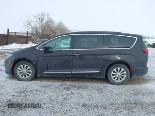 2018 Chrysler Pacifica Touring L Plus z VIN 2C4RC1EGXJR261251, wystawiony jako IAAI lot #41180745 z przebiegiem 82 548 mil mil oraz . Historia ofert i sprzedaży dostępna na DreamBid. Obrazek 14.