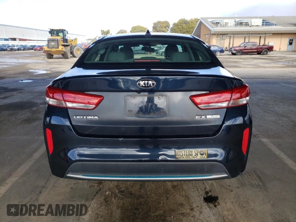 2017 Kia Optima EX z VIN KNAGV4LD3H5010779, wystawiony jako Copart lot #49515185 z przebiegiem 87 912 mil mil oraz Szkoda całkowita • Salvage title. Historia ofert i sprzedaży dostępna na DreamBid. Obrazek 6.