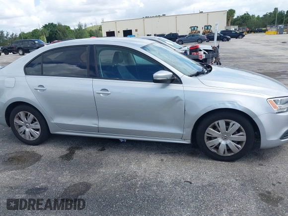 2012 Volkswagen Jetta SE z VIN 3VWDP7AJ1CM123480, wystawiony jako IAAI lot #42765785 z przebiegiem 175 548 mil mil oraz . Historia ofert i sprzedaży dostępna na DreamBid. Obrazek 12.