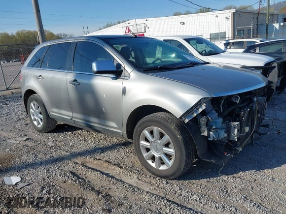 2008 Lincoln MKX with VIN 2LMDU68C98BJ12197, listed as a IAAI auction lot 41883988 with 147,142 mi miles. Bid and sale history available at carsss.com. Image 1.