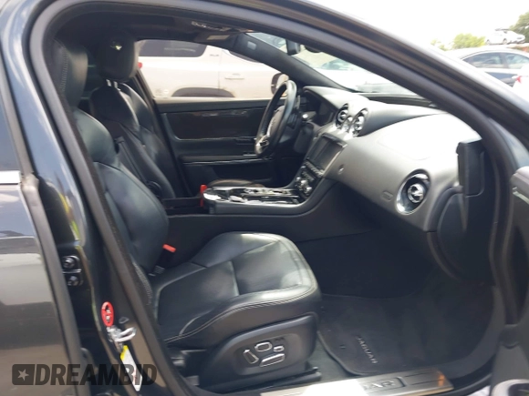 2015 Jaguar XJ с VIN SAJWA3HT3FMV86221, выставлен на аукционе IAAI как лот 42628203 с пробегом 125 951 миль миль и . История ставок и продаж доступна на DreamBid. Изображение 5.