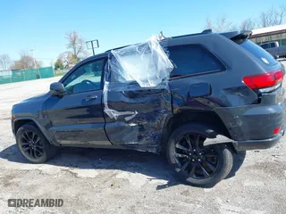 2018 Jeep Grand Cherokee Laredo E with VIN 1C4RJFAG2JC420927, listed as a IAAI auction lot 41962579 with 90,898 mi miles. Bid and sale history available at carsss.com. Image 15.