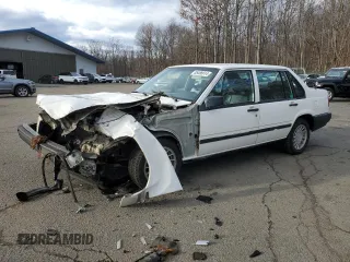 1992 Volvo 900 GLS z VIN YV1JS8832N3087380, wystawiony jako Copart lot #85488914 z przebiegiem 307 015 mil mil oraz Szkody całkowita. Historia ofert i sprzedaży dostępna na DreamBid. Obrazek 1.