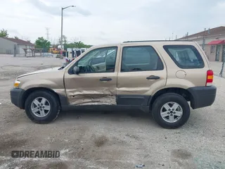 2007 Ford Escape XLS with VIN 1FMYU02Z37KA07375, listed as a IAAI auction lot 42452709 with 201,316 mi miles and . Bid and sale history available at DreamBid. Image 6.