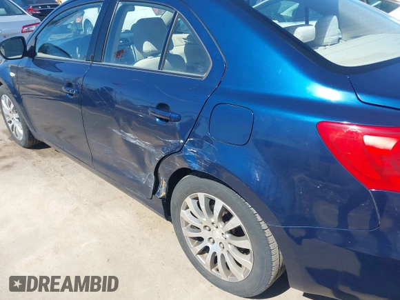 2010 Suzuki Kizashi SE with VIN JS2RE9A31A6100988, listed as a IAAI auction lot 41826305 with 173,168 mi miles and . Bid and sale history available at DreamBid. Image 12.