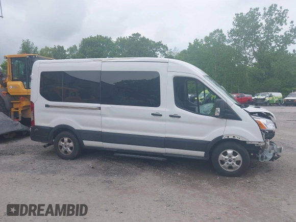 2020 Ford Transit Passenger XL z VIN 1FBAX2CG9LKA95093, wystawiony jako IAAI lot #42292375 z przebiegiem 53 912 mil mil oraz . Historia ofert i sprzedaży dostępna na DreamBid. Obrazek 14.