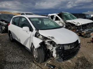 2009 Nissan Versa S z VIN 3N1BC13E89L383363, wystawiony jako Copart lot #72003164 z przebiegiem 104 953 mil mil oraz Szkoda całkowita • Salvage title. Historia ofert i sprzedaży dostępna na DreamBid. Obrazek 4.