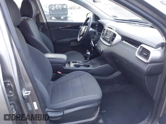 2016 Kia Sorento LX with VIN 5XYPGDA33GG145760, listed as a IAAI auction lot 41138936 with 156,010 mi miles. Bid and sale history available at carsss.com. Image 5.