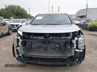 2025 Mitsubishi Outlander SEL z VIN JA4J3VA81SZ015726, wystawiony jako IAAI lot #42392744 z przebiegiem 4004 mil mil oraz . Historia ofert i sprzedaży dostępna na DreamBid. Obrazek 13.