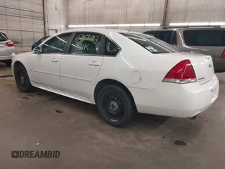 2014 Chevrolet Impala Police Police z VIN 2G1WD5E30E1187257, wystawiony jako IAAI lot #42167443 z przebiegiem 230 000 mil mil oraz . Historia ofert i sprzedaży dostępna na DreamBid. Obrazek 3.