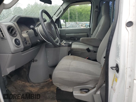 2013 Ford Econoline Cargo Commercial z VIN 1FTNE2EW3DDA46372, wystawiony jako Copart lot #56688045 z przebiegiem 169 285 mil mil oraz Czysty tytuł • Clean title. Historia ofert i sprzedaży dostępna na DreamBid. Obrazek 7.